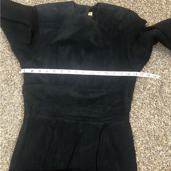 Elegant Black Long Sleeve Dress - Picture 7 of 13